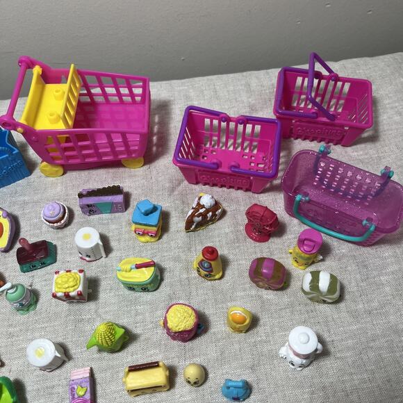 Shopkins Lot of 59 Random Figures accessories Characters Mixed Seasons bundle - Picture 5 of 8